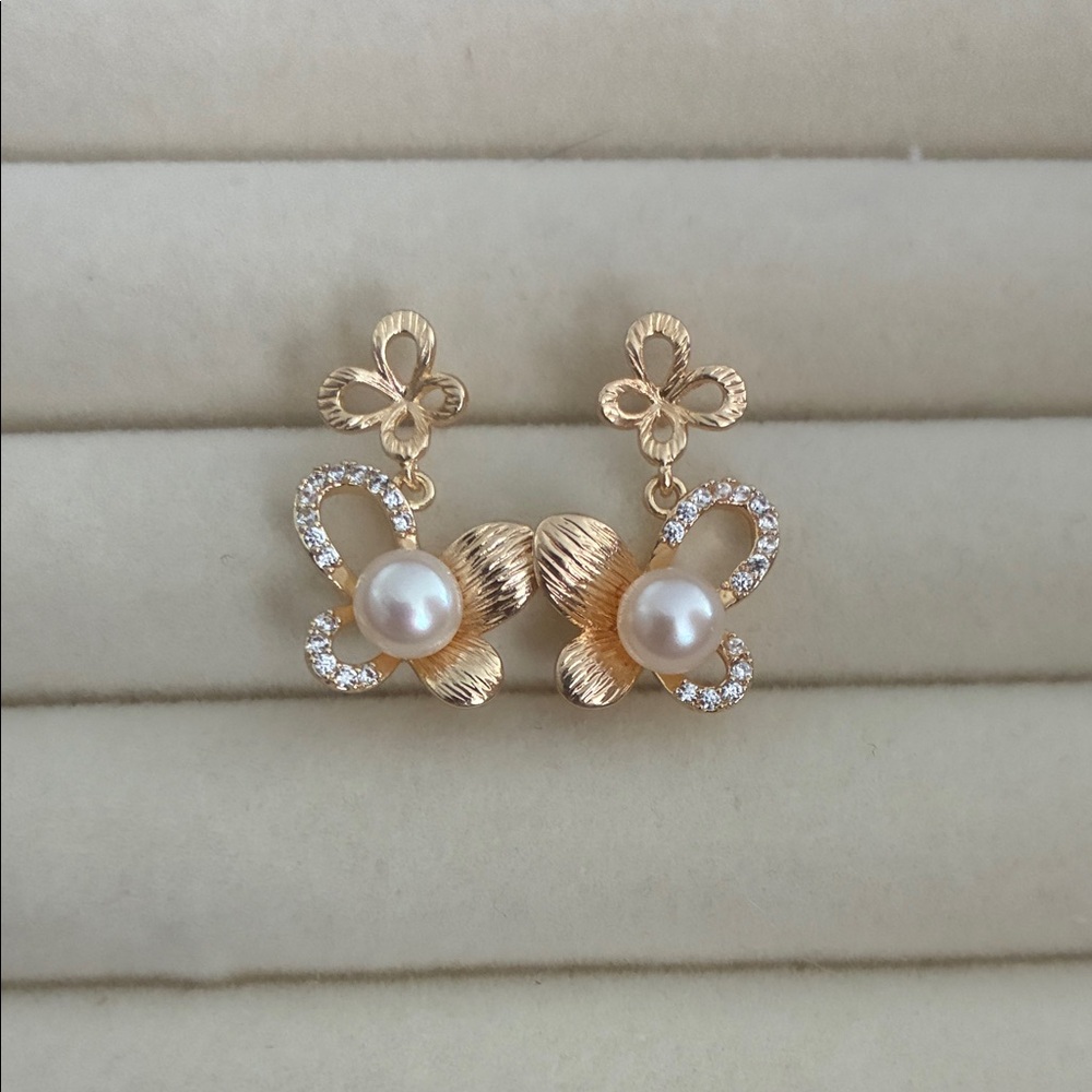 Gold Pearl Floral Drop Earrings - Elegant Women's Jewelry